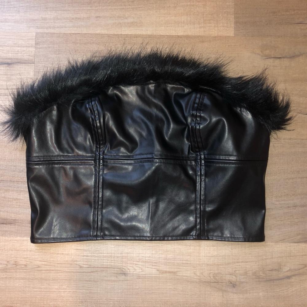 Salanta Large Black Strapless Top